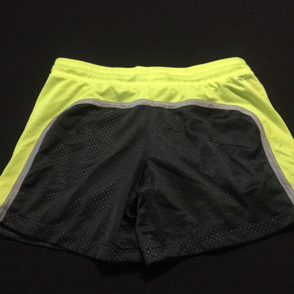 Nike DriFit - Picture 3 of 4